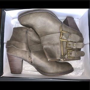 JustFab Rheanne Bootie in Taupe